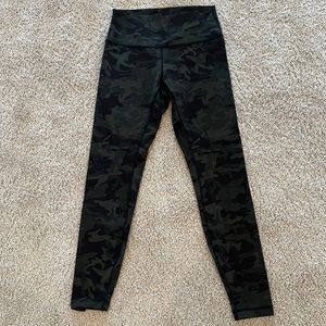 Women’s Lululemon Leggings - Size 8